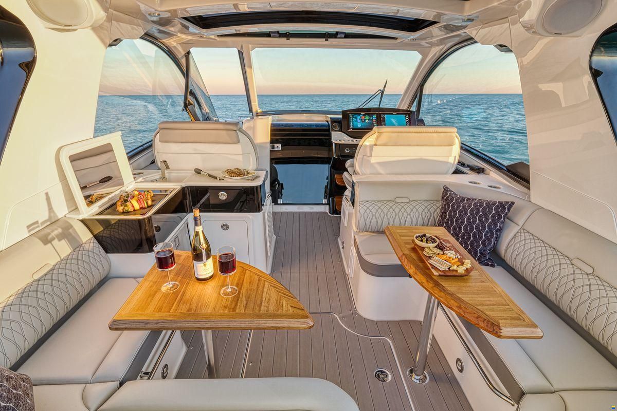 Sea Ray Sundancer 370
