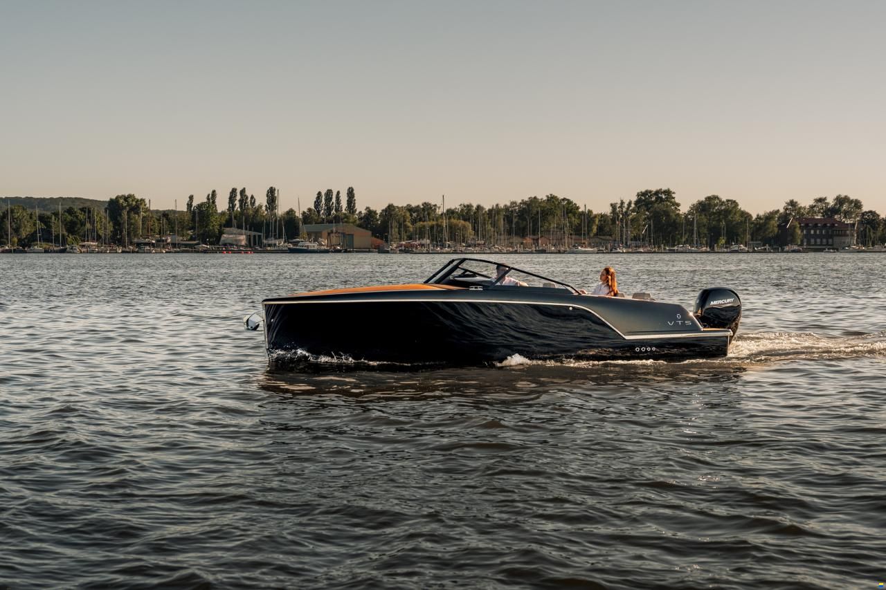 VTS Boats Flying Shark 7.7 Classic