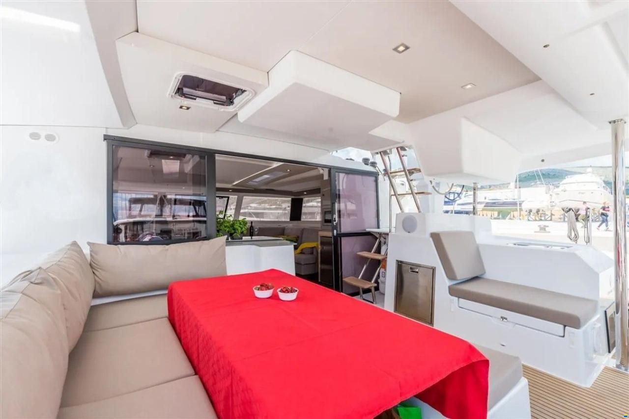 Fountaine Pajot Saona 47