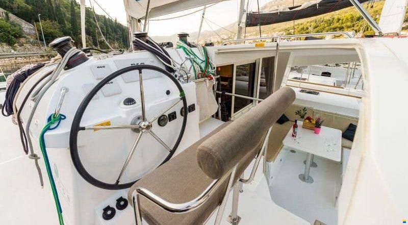 Lagoon 400 S2