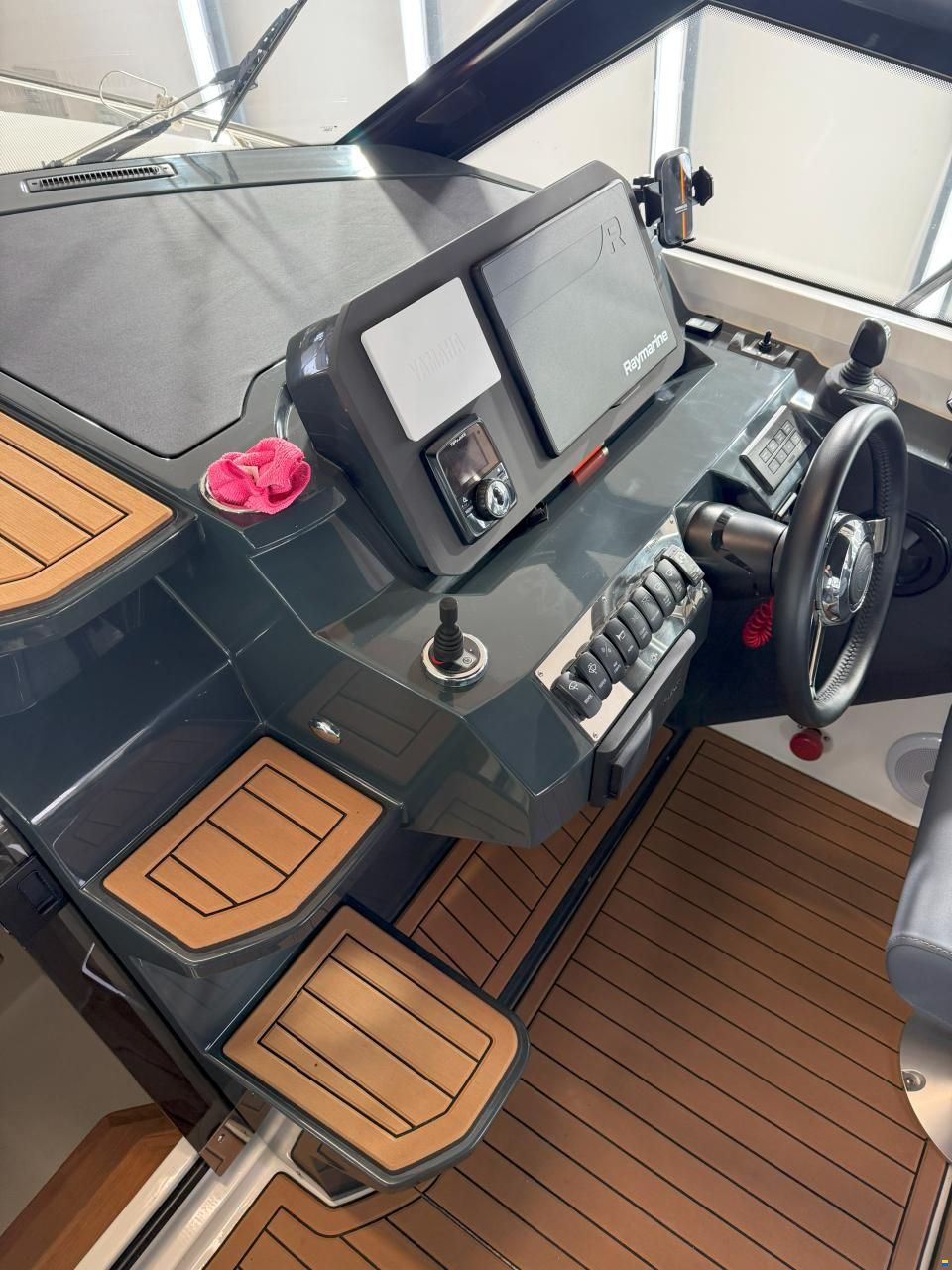 Parker 800 Cruiser