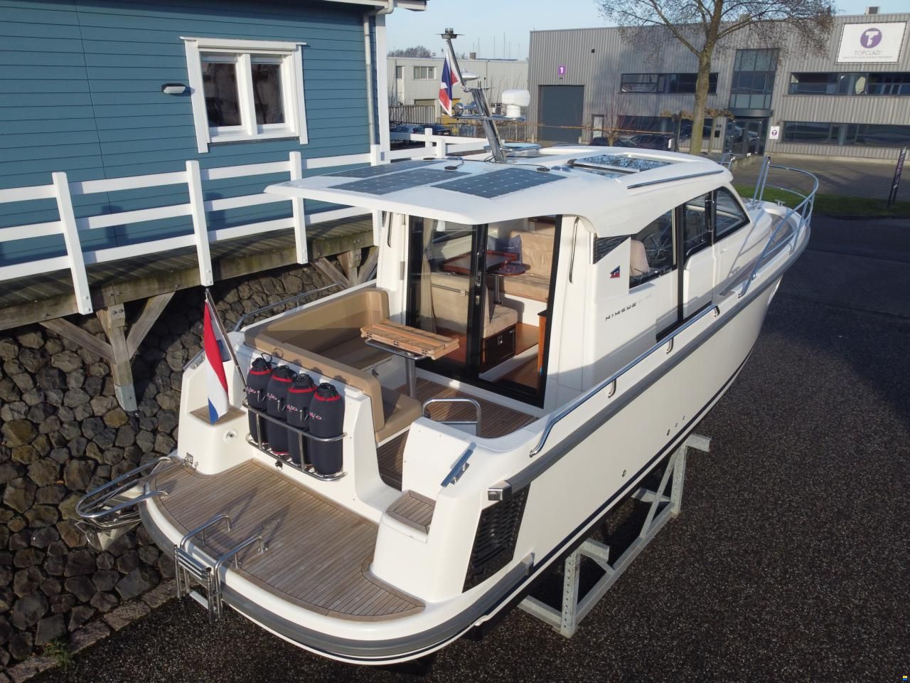 Nimbus 305 Coupe