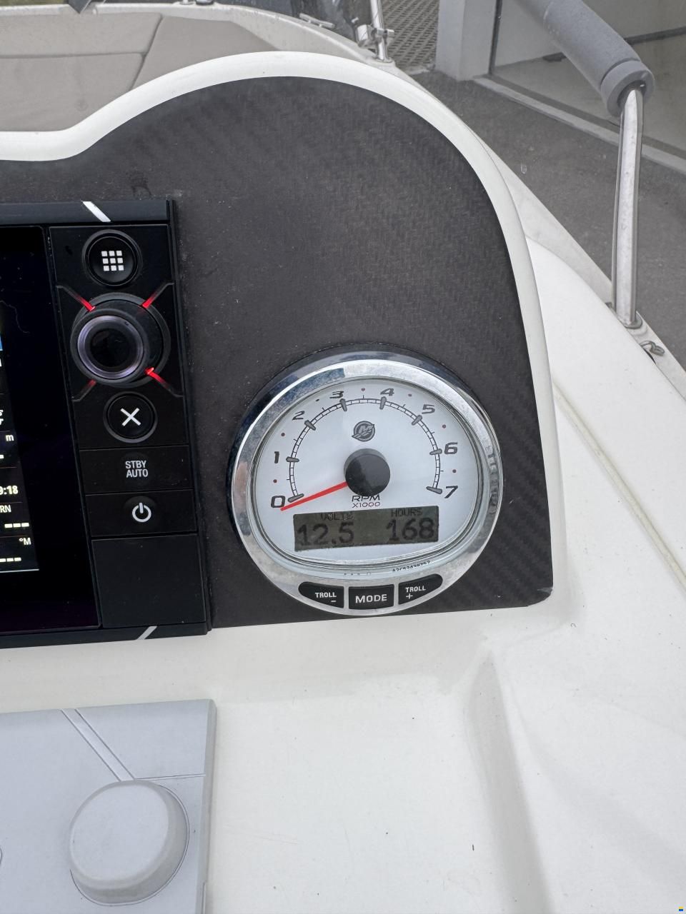 Quicksilver Active 605