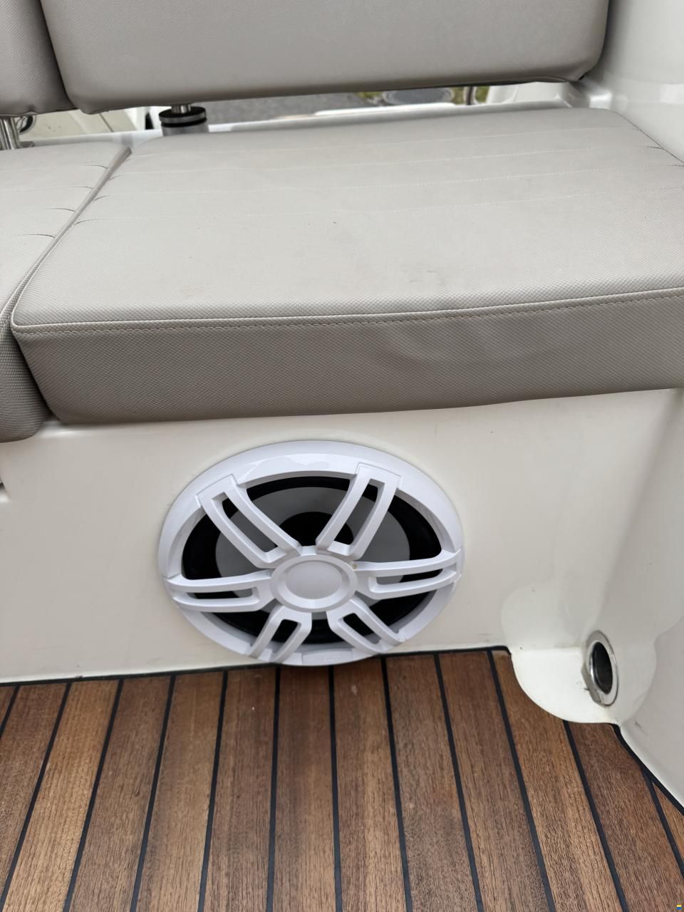 Quicksilver Active 605