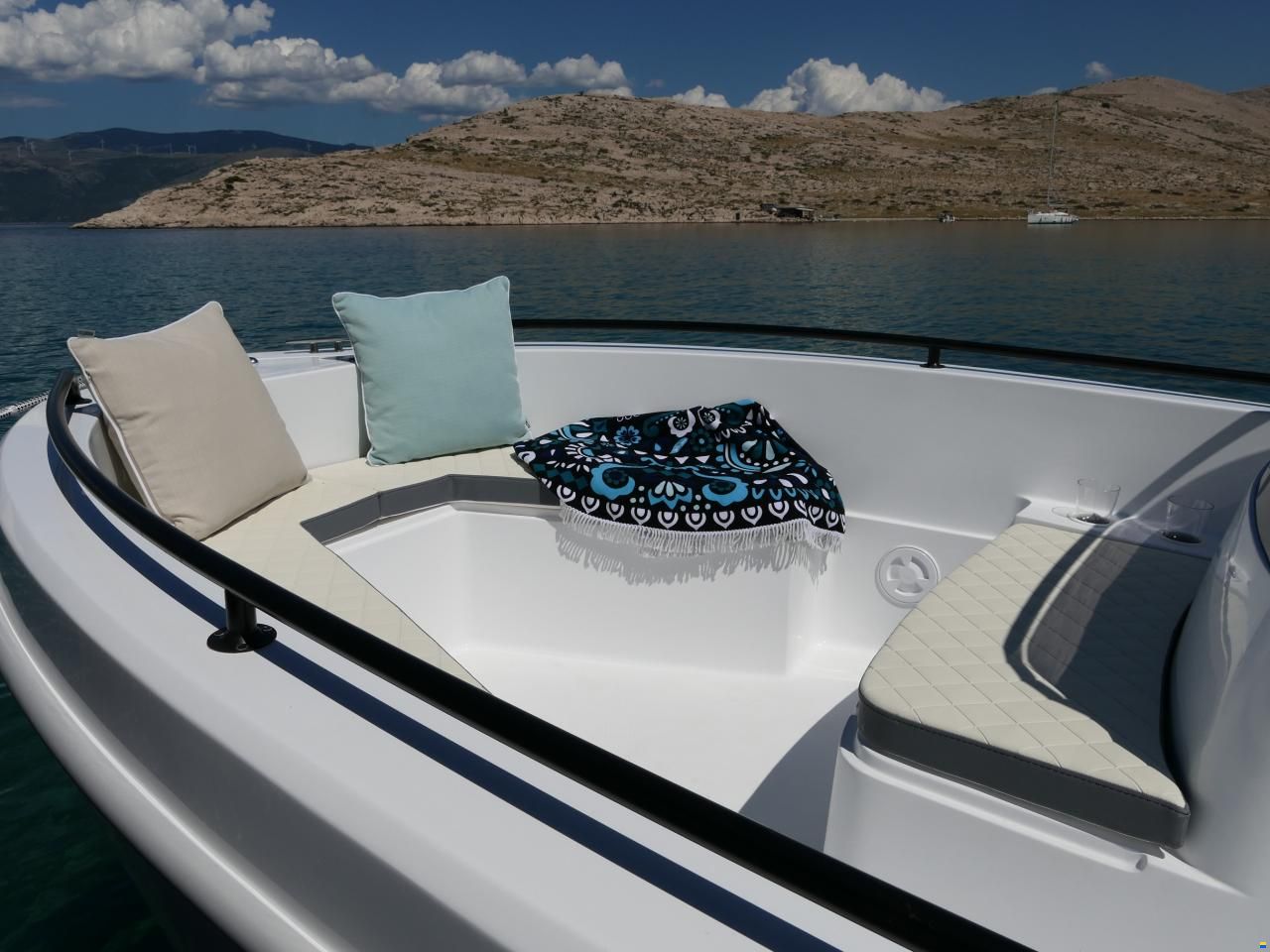 Infinity 575 MC