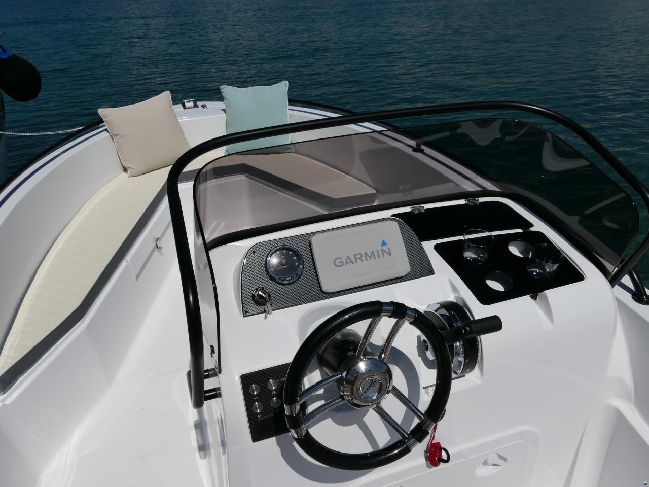Infinity 575 MC
