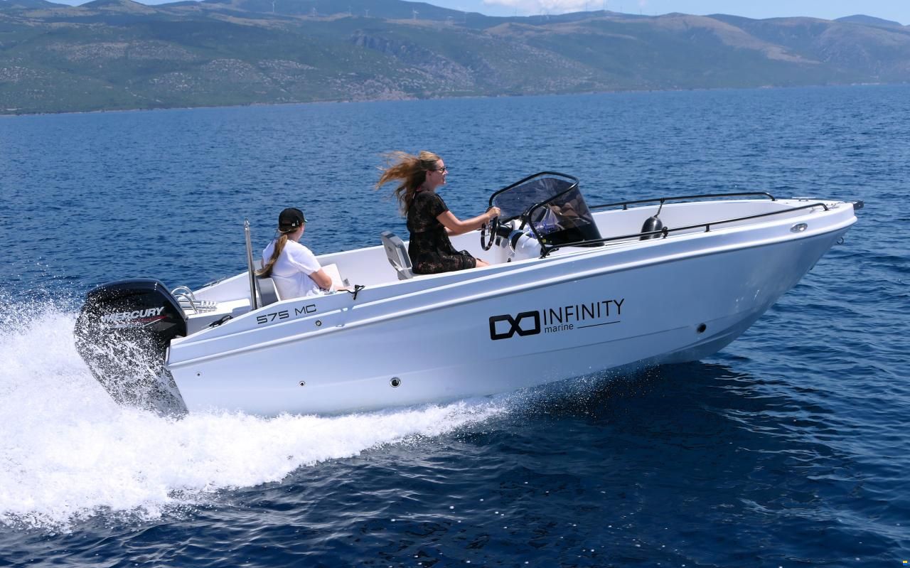 Infinity 575 MC