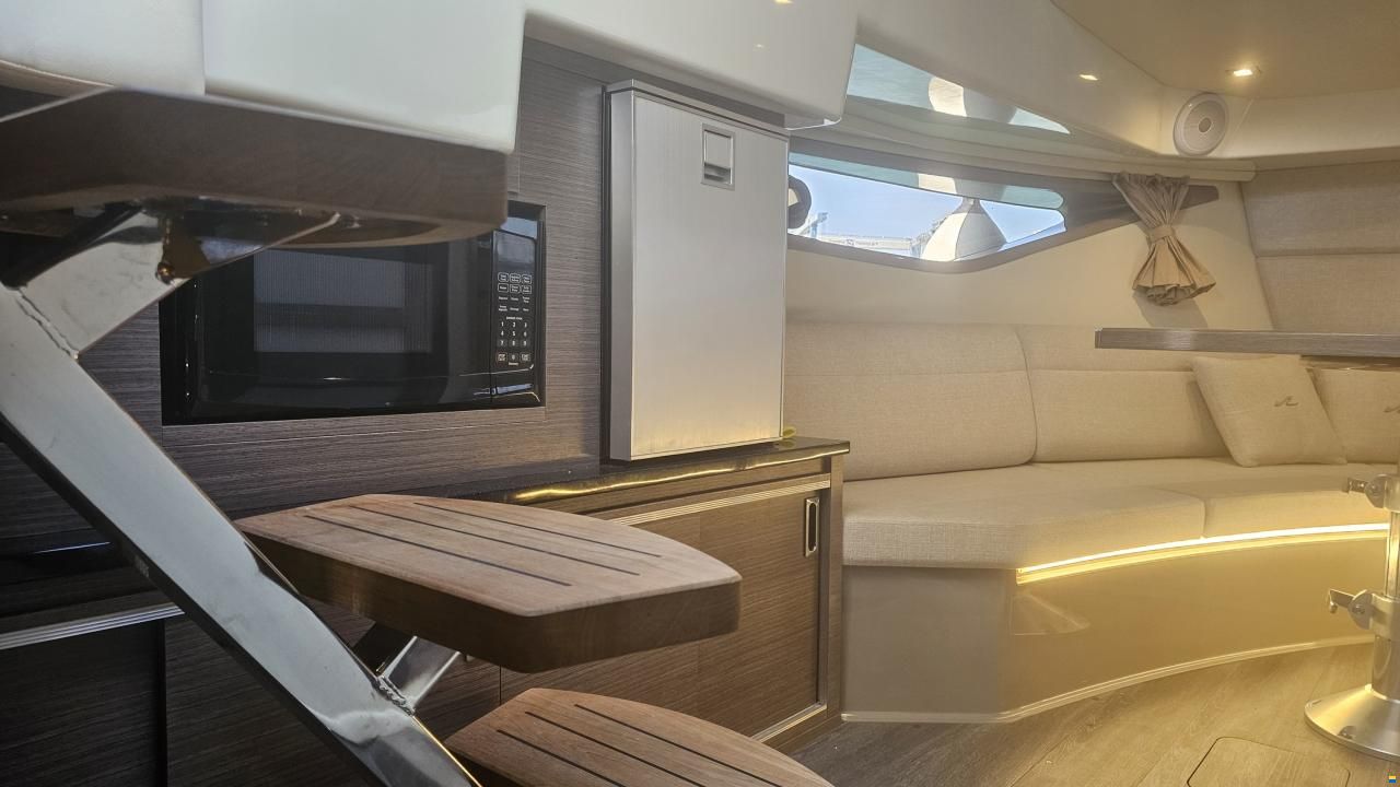 Sea Ray 320 DAE Sundancer