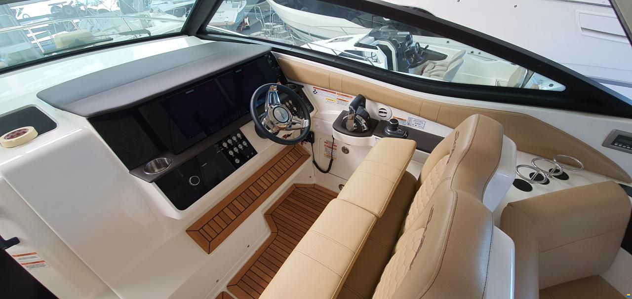 Sea Ray 320 DAE Sundancer