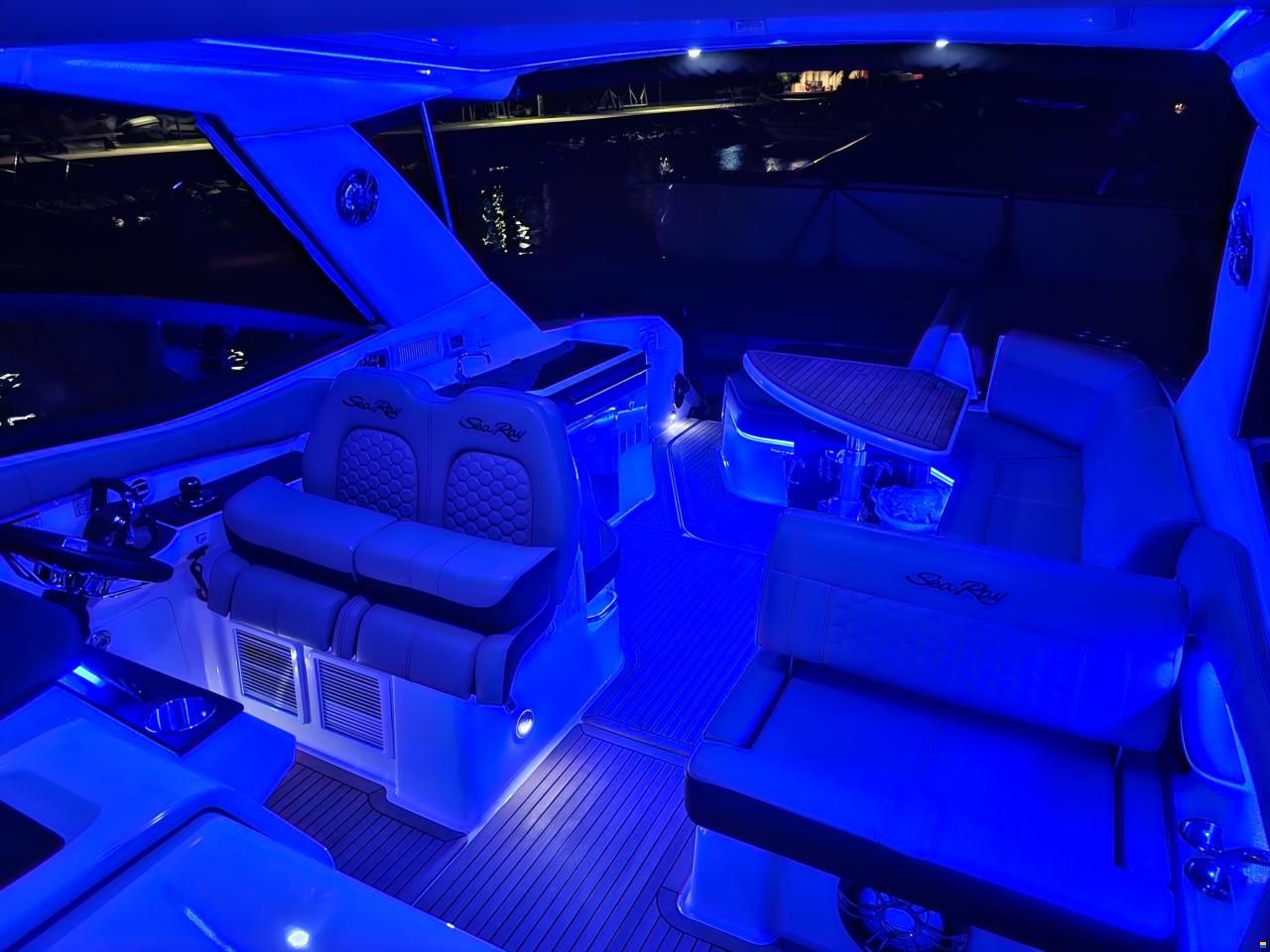Sea Ray 320 DAE Sundancer