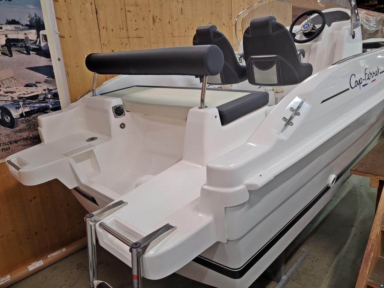 B2 Marine Cap Ferret 572 Open - Mercury 90 EFI