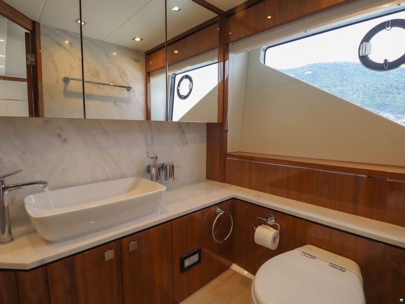 Sunseeker Predator 74