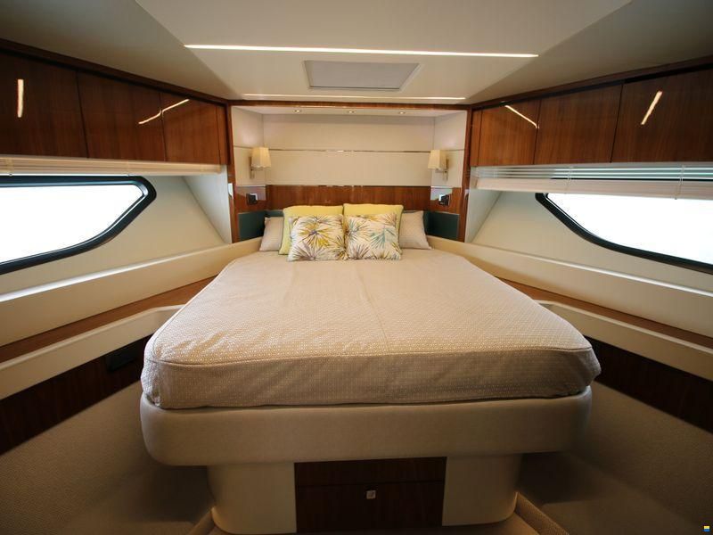 Sunseeker Predator 74