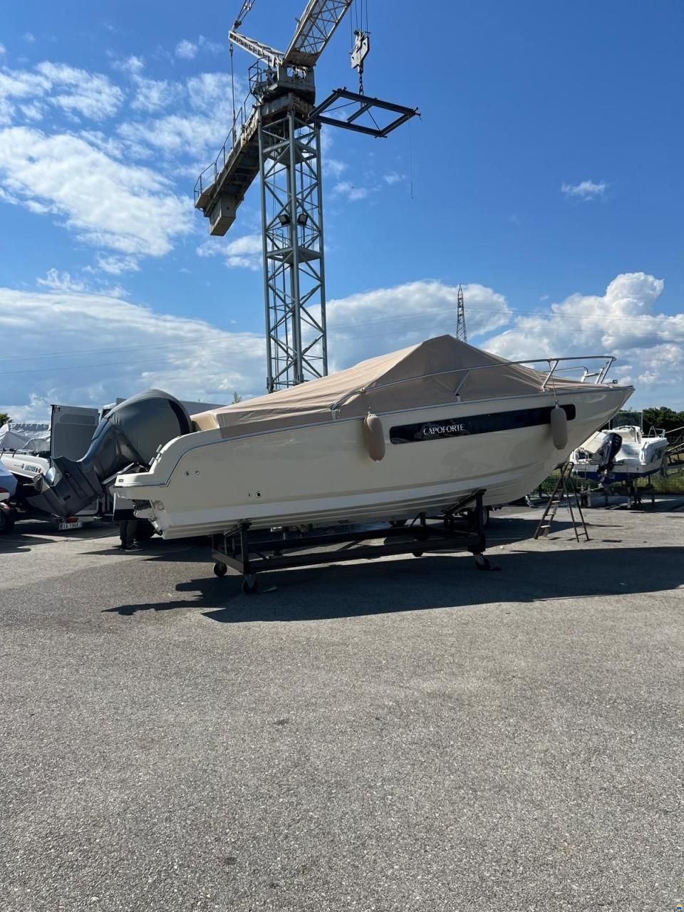 Invictus Capoforte CX 240