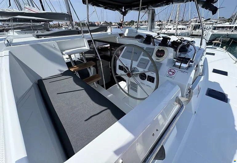 Fountaine Pajot Astr&eacute;a 42