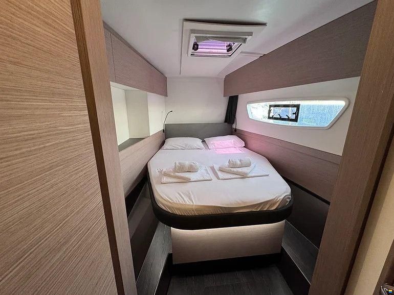 Fountaine Pajot Astr&eacute;a 42