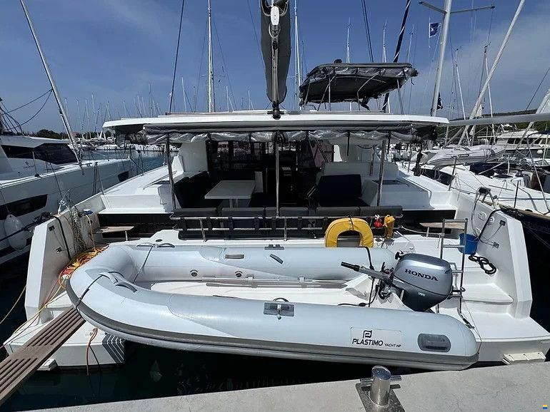Fountaine Pajot Astr&eacute;a 42
