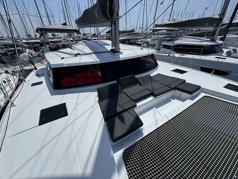 Fountaine Pajot Astr&eacute;a 42