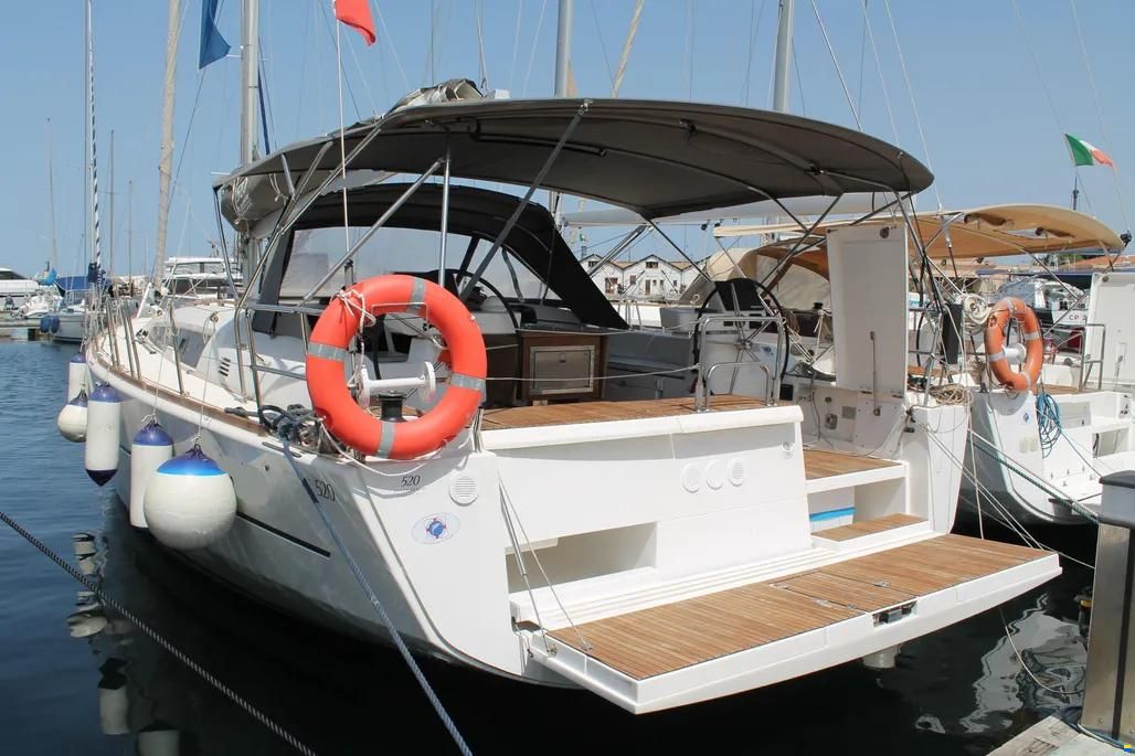 Dufour 520
