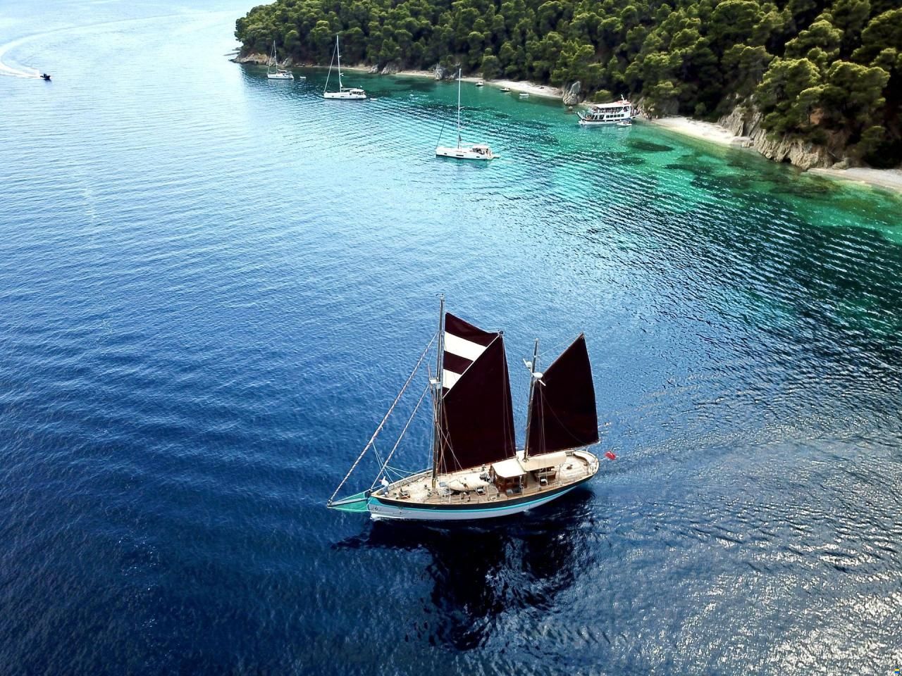 Classic 65ft Ketch Pilot House Classic K