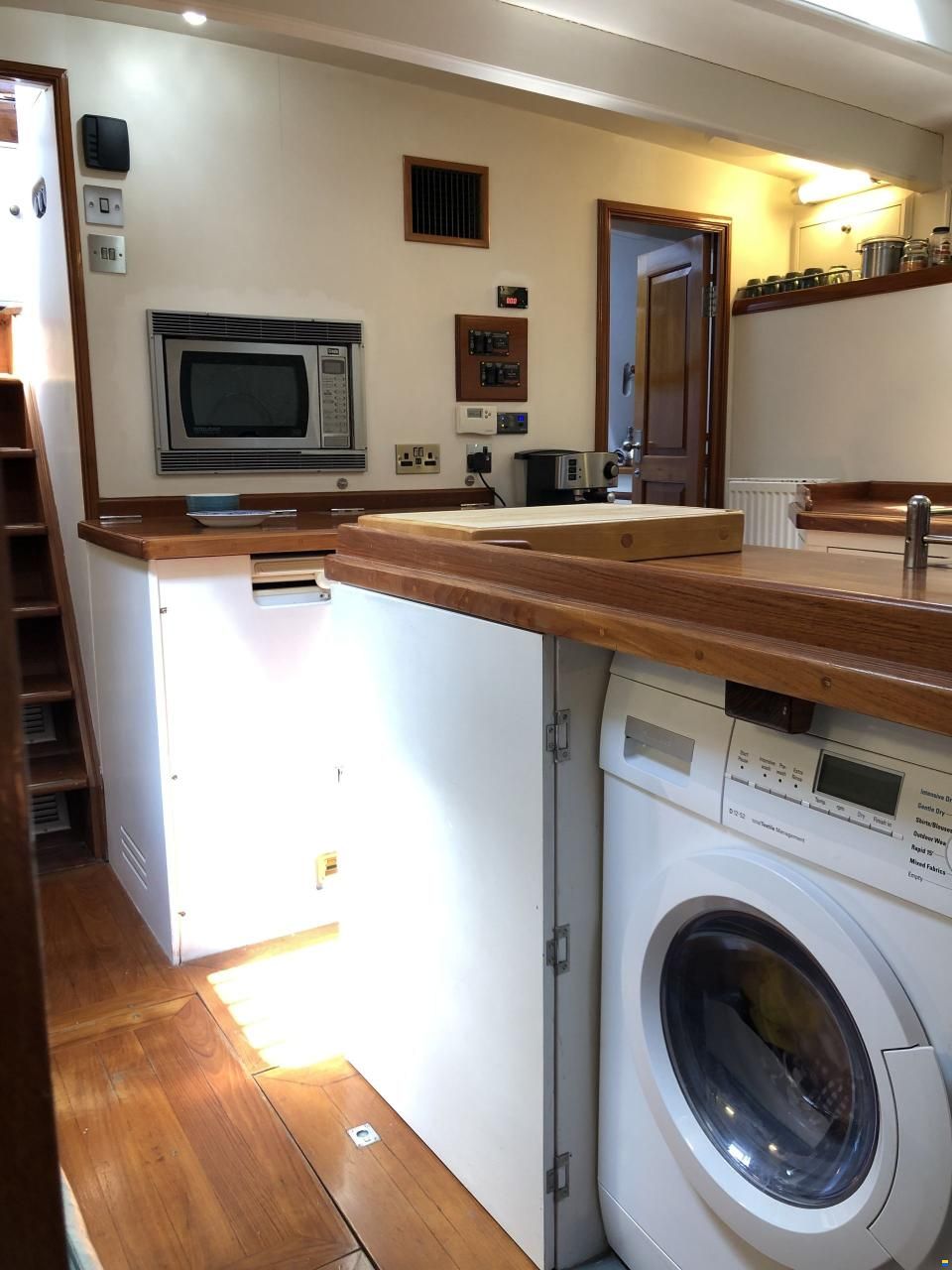 Classic 65ft Ketch Pilot House Classic K