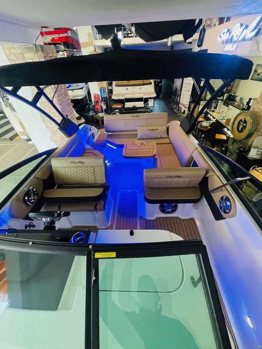 Sea Ray 250 SDX