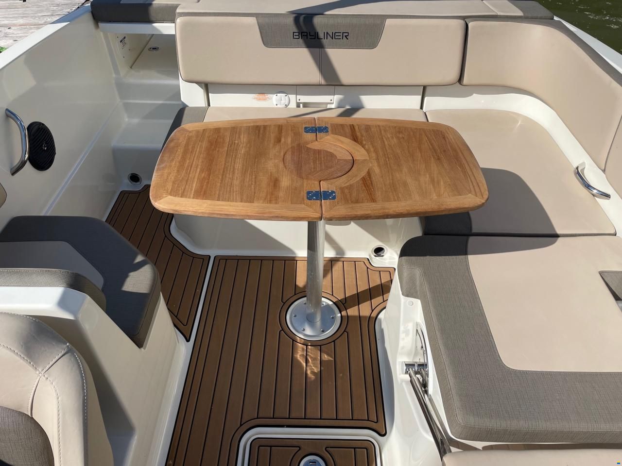 Bayliner VR6 Bowrider
