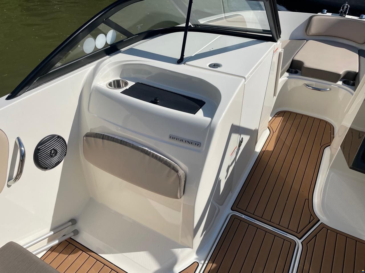 Bayliner VR6 Bowrider