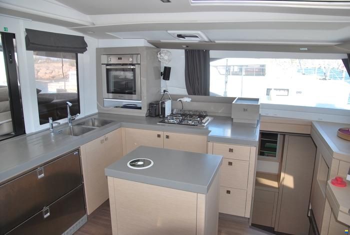 Fountaine Pajot Saona 47