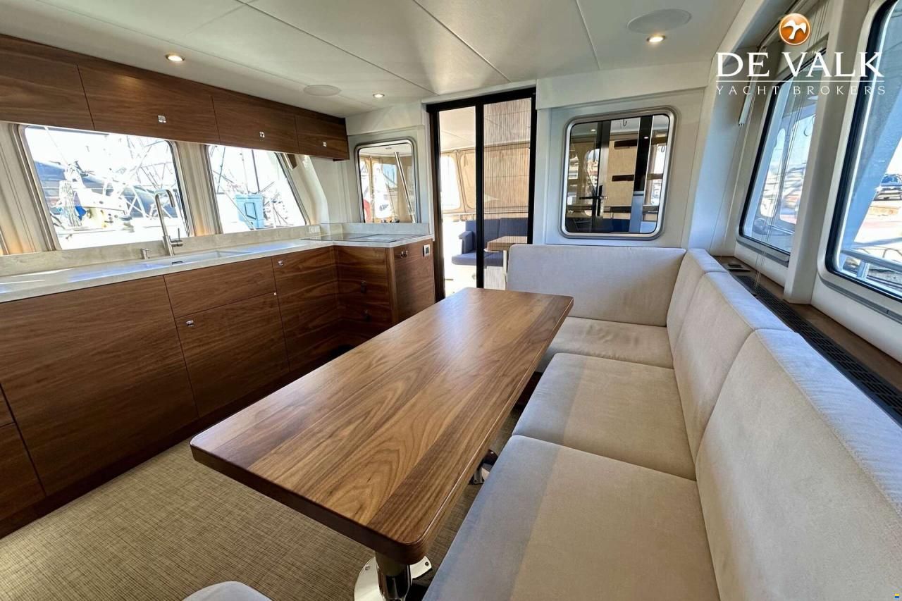 Steeler Yachts Explorer 50 Pilothouse