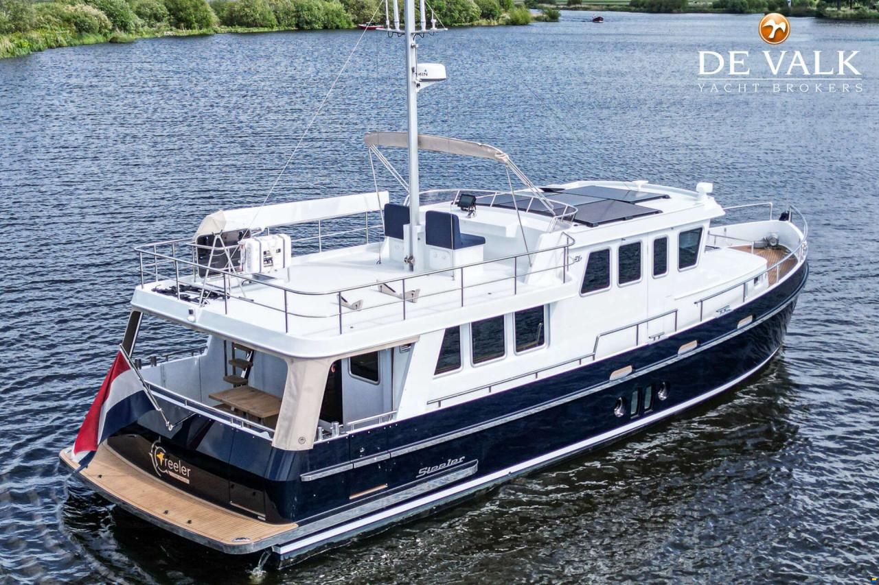 Steeler Yachts Explorer 50 Pilothouse