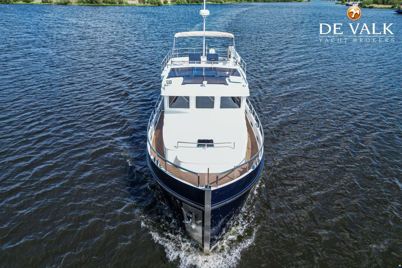 Steeler Yachts Explorer 50 Pilothouse