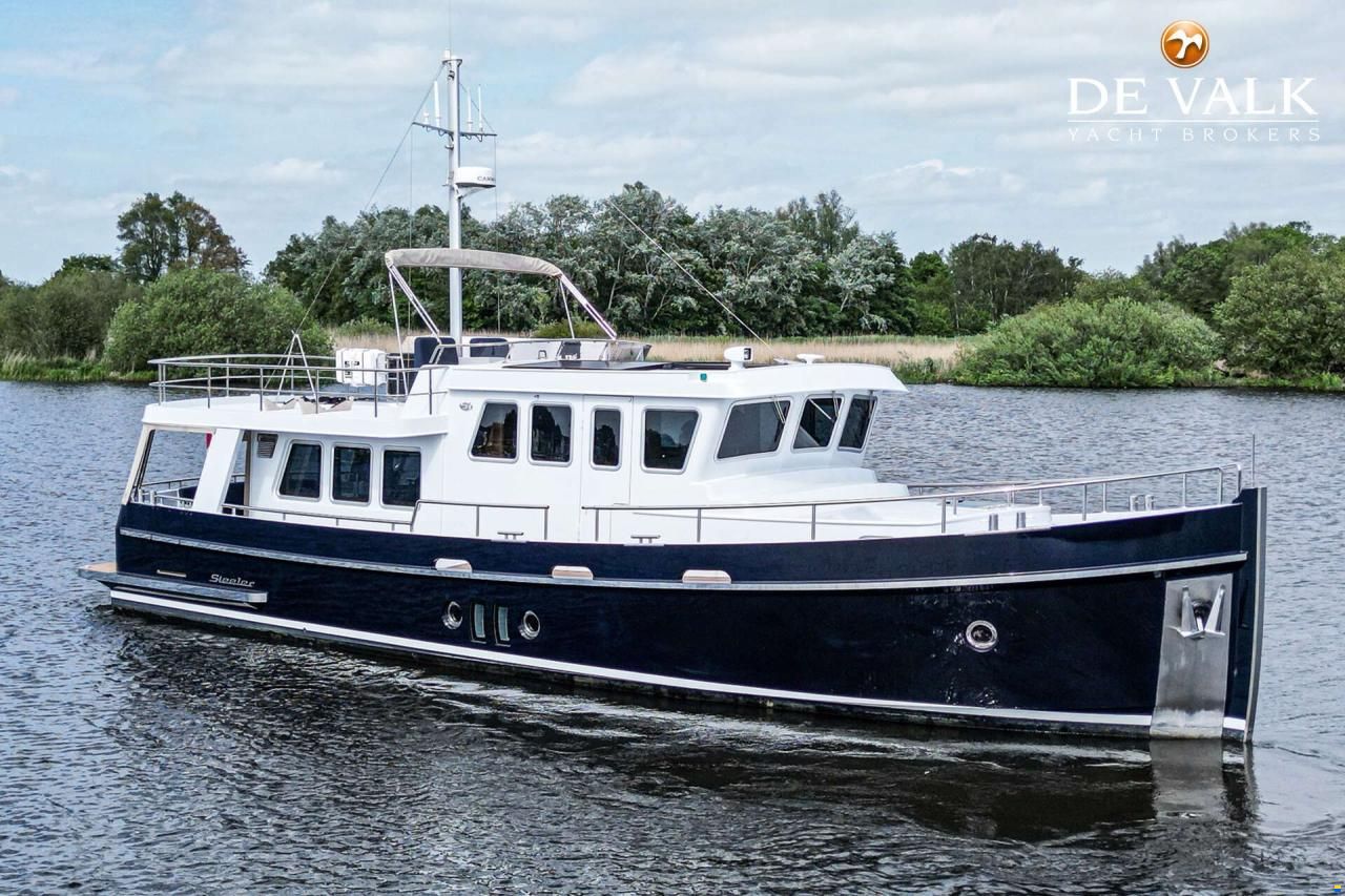Steeler Yachts Explorer 50 Pilothouse