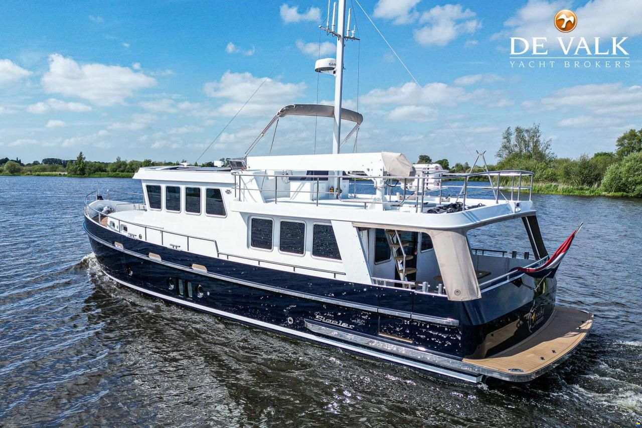 Steeler Yachts Explorer 50 Pilothouse