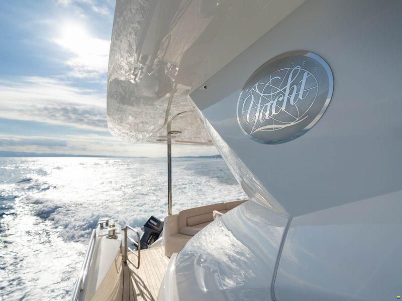 Sunseeker 82 Yacht