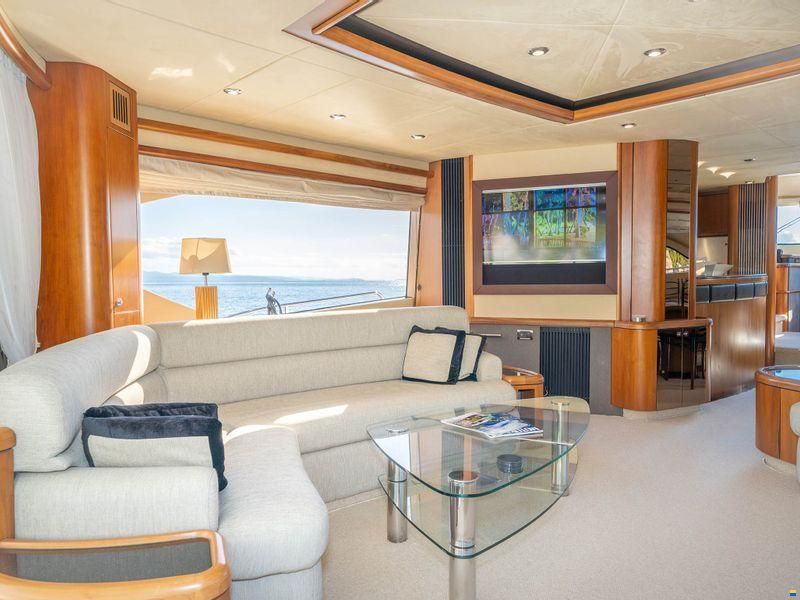 Sunseeker 82 Yacht