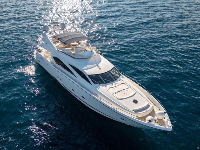 Sunseeker 82 Yacht