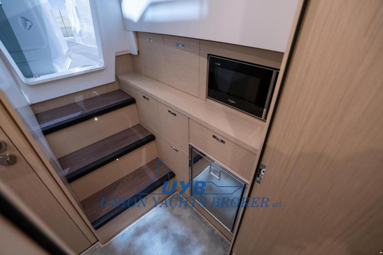 Jeanneau DB 37