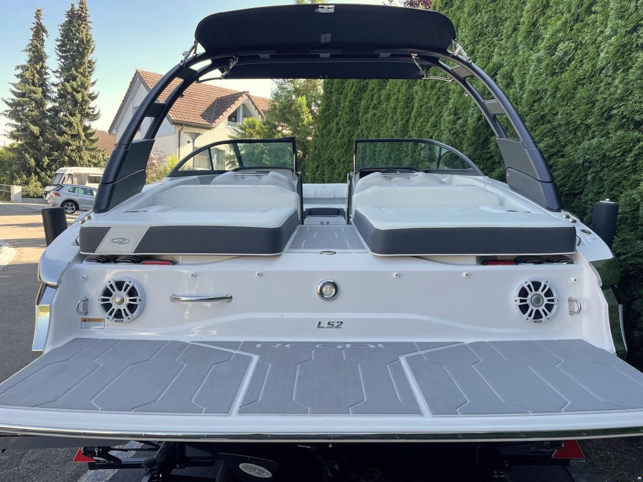 Regal LS2 Sportboot