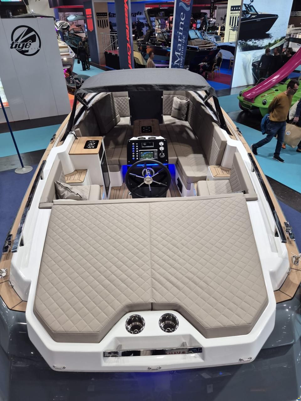 Corsiva 800Tender