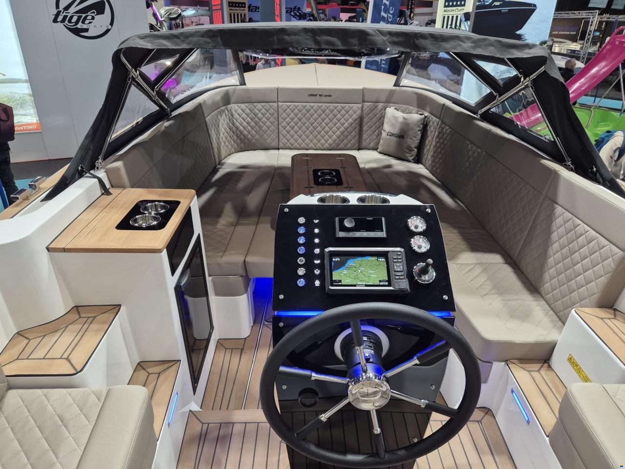 Corsiva 800Tender
