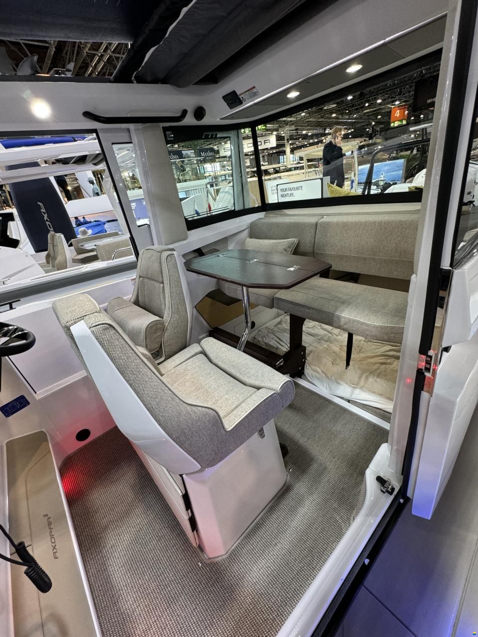 Axopar 29 Cross Cabin