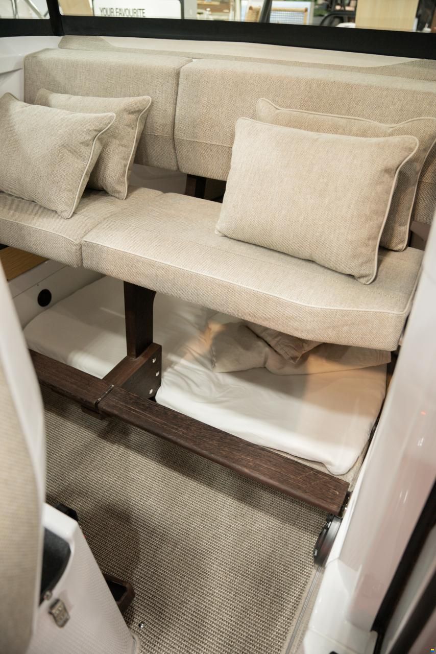 Axopar 29 Cross Cabin