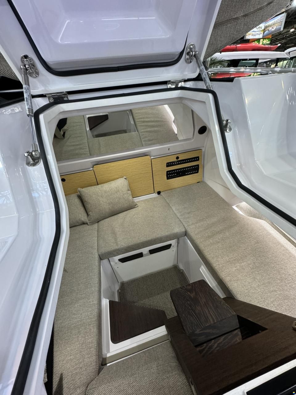 Axopar 29 Cross Cabin