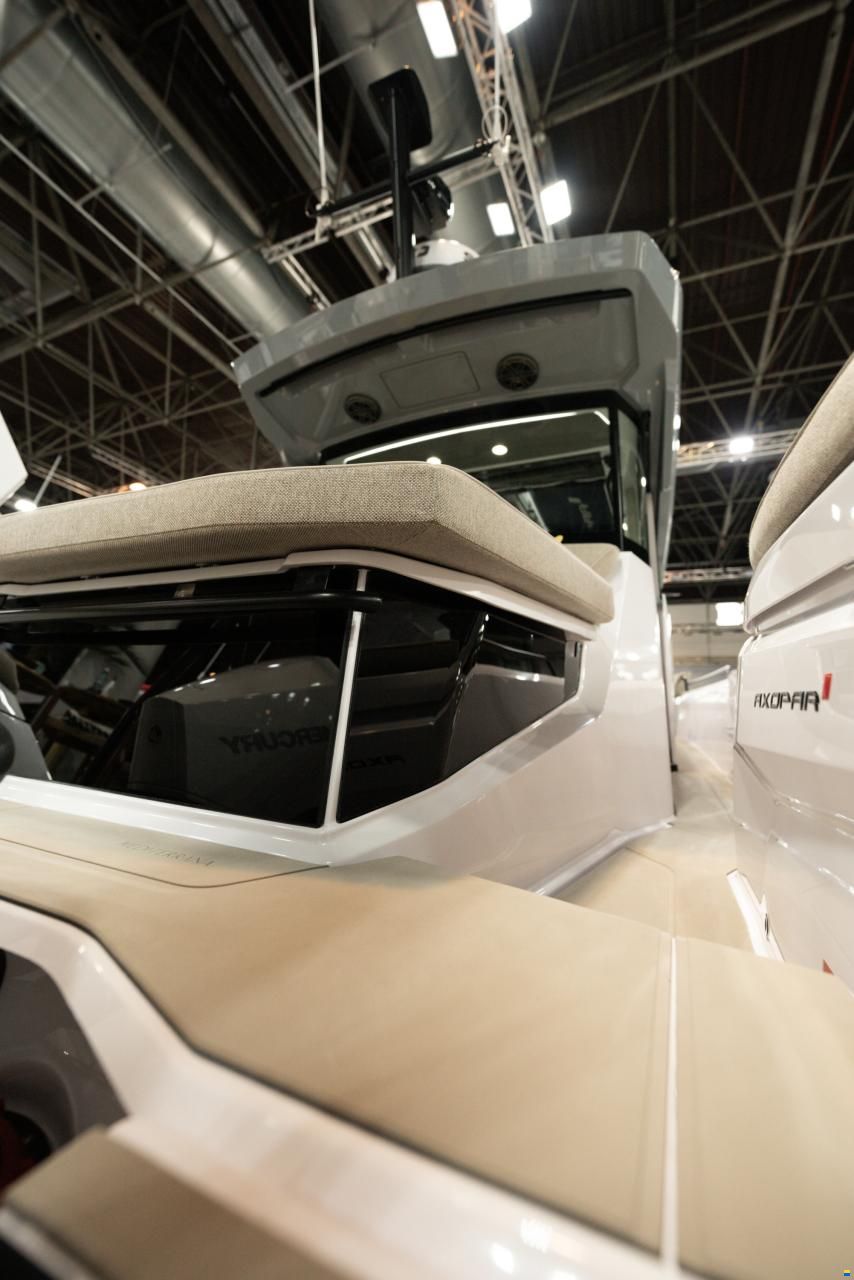 Axopar 29 Cross Cabin