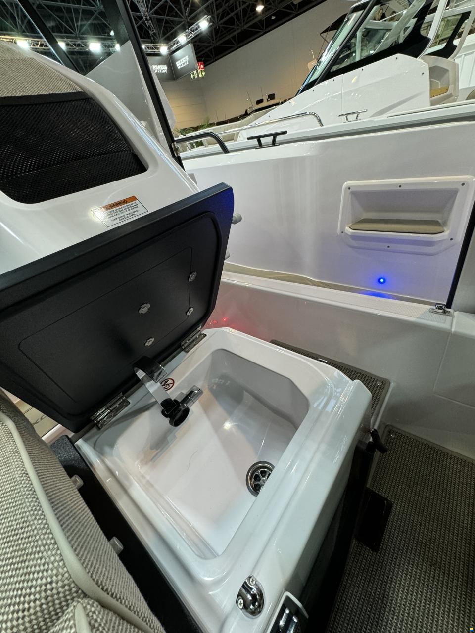 Axopar 29 Cross Cabin