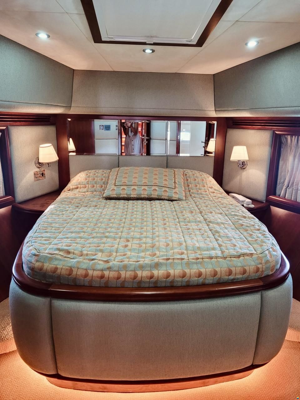 Majesty Yachts Majesty 66 Flybridge
