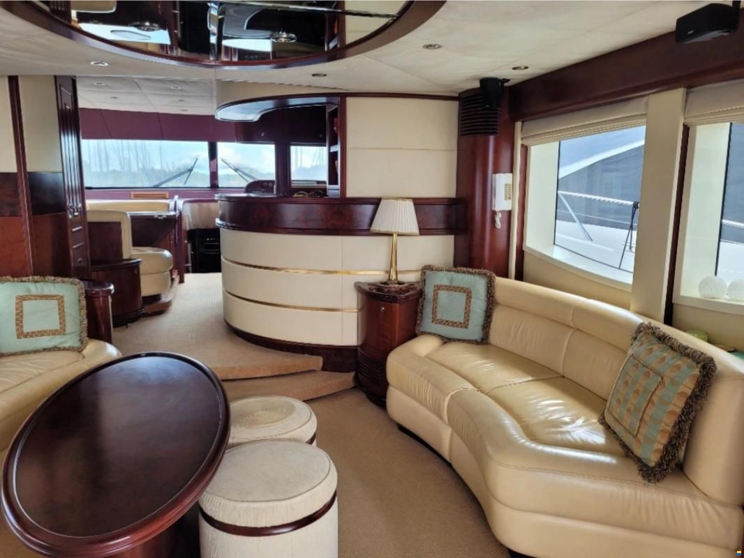 Majesty Yachts Majesty 66 Flybridge