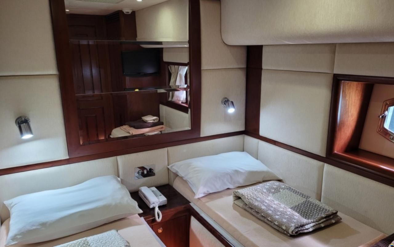 Majesty Yachts Majesty 66 Flybridge