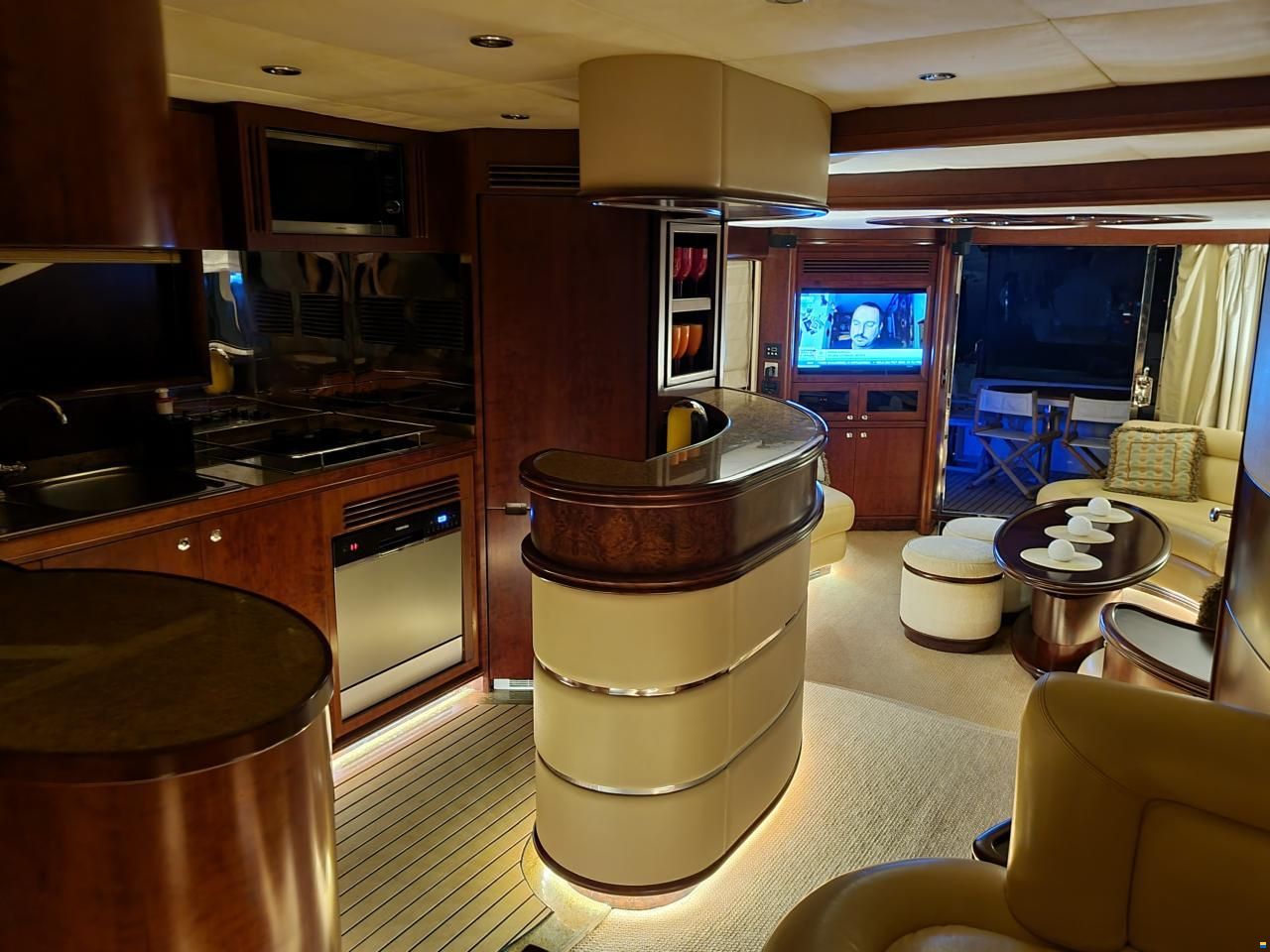 Majesty Yachts Majesty 66 Flybridge